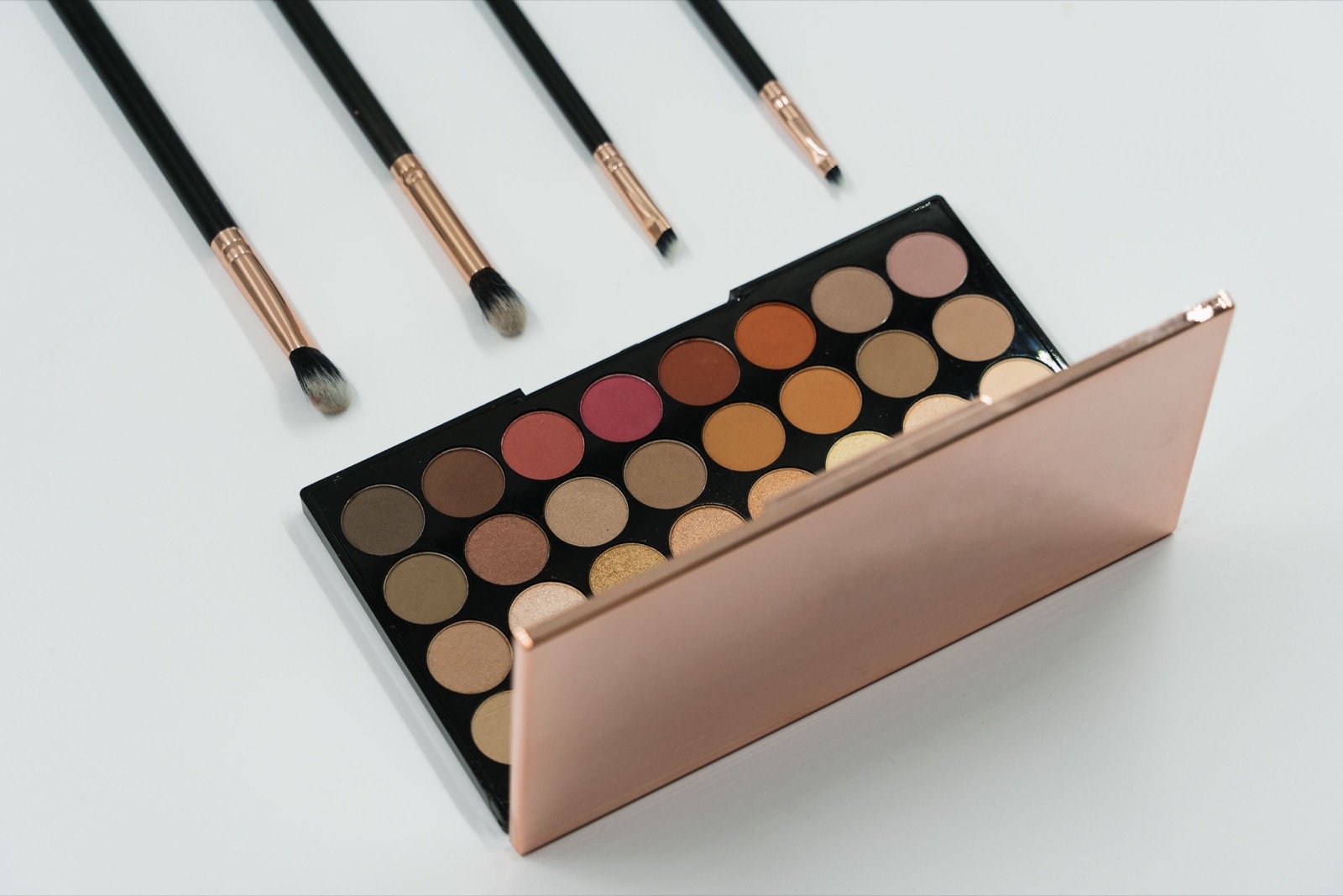 Evening & Occasion Makeup: A Stunning Look That Lasts All Night
