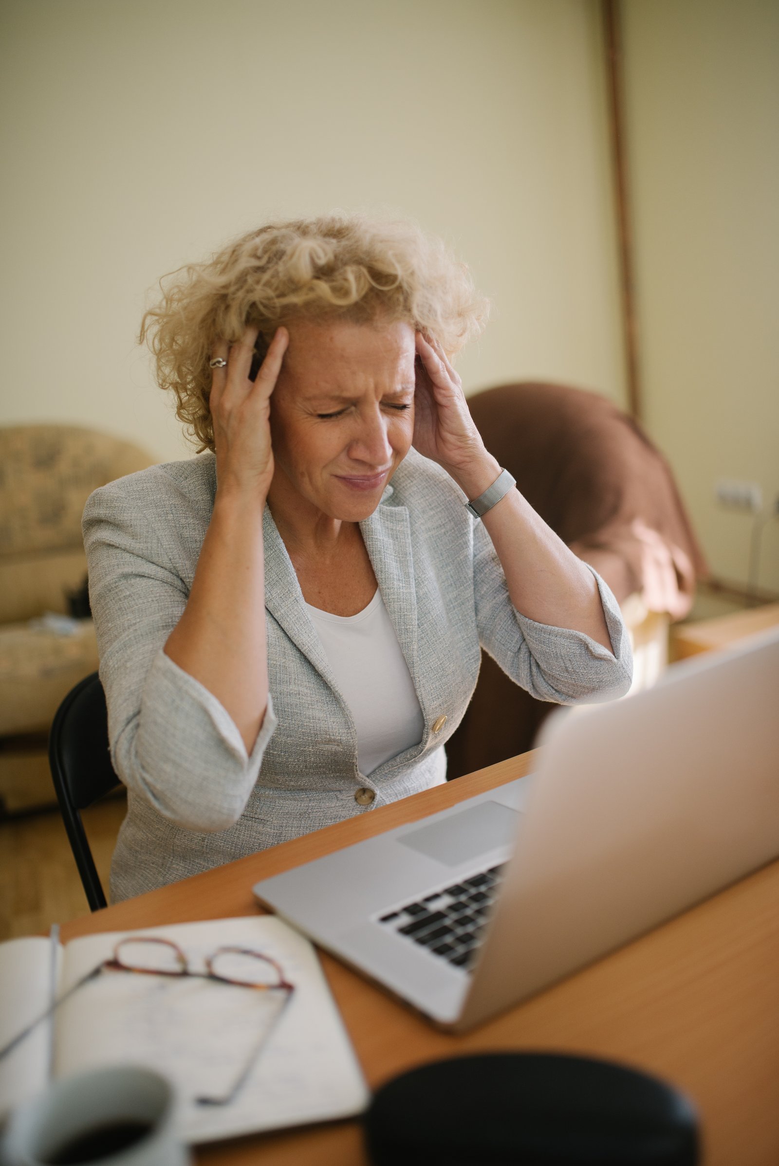 Mental Health at Work: How to Balance Professional Pressure Without Burning Out