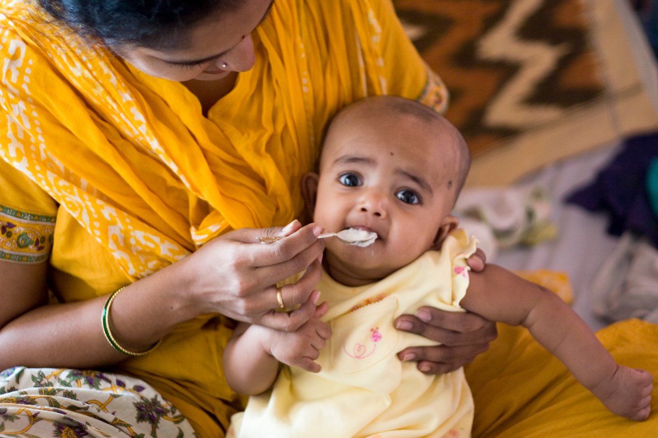 Starting Solids: When and How to Begin Your Baby's Food Journey